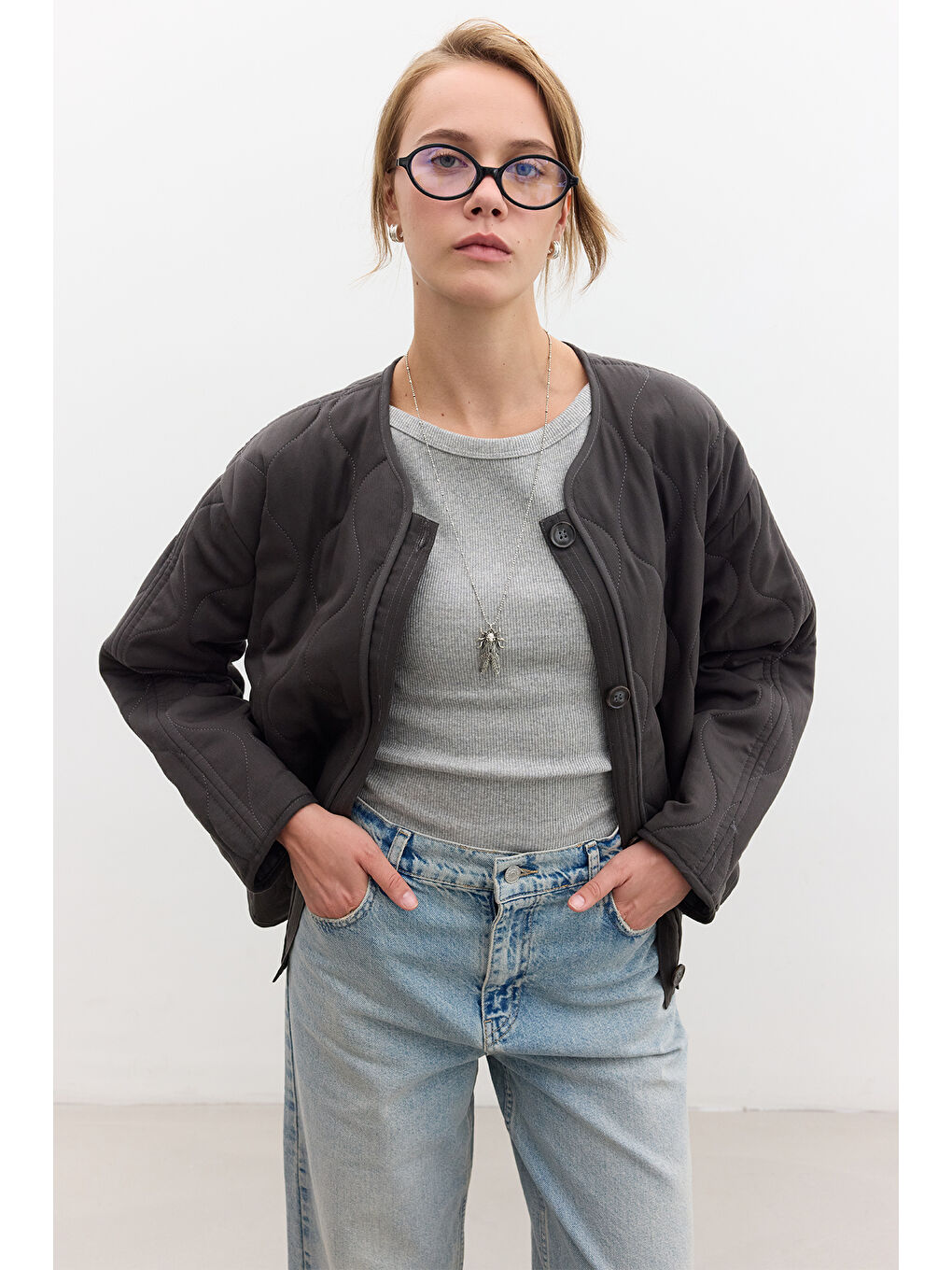 Düğmeli Kısa Kapitone Mont Antrasit-1