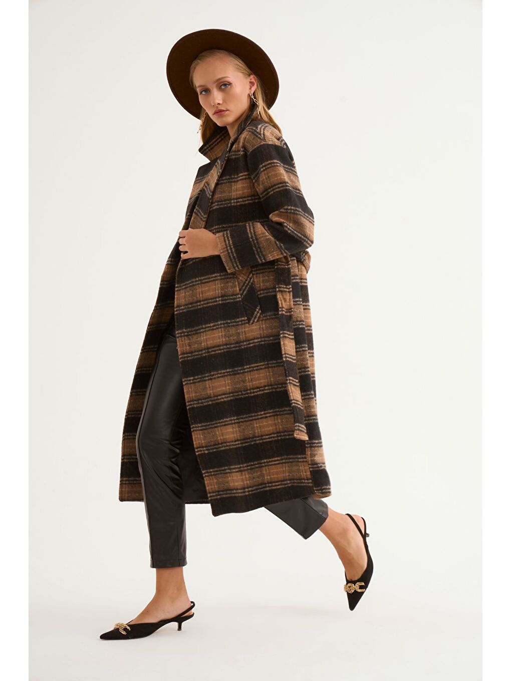 Ekose Desenli Kuşaklı Kaban - Siyah-Camel-4