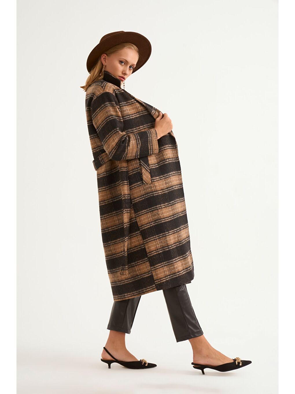 Ekose Desenli Kuşaklı Kaban - Siyah-Camel-6