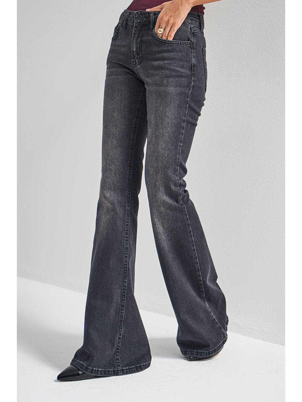 Gri Kadın Füme Renk 2w5-1 Midrise Flare Fit İç Boy 83cm Esnek Kumaş Denim Jean