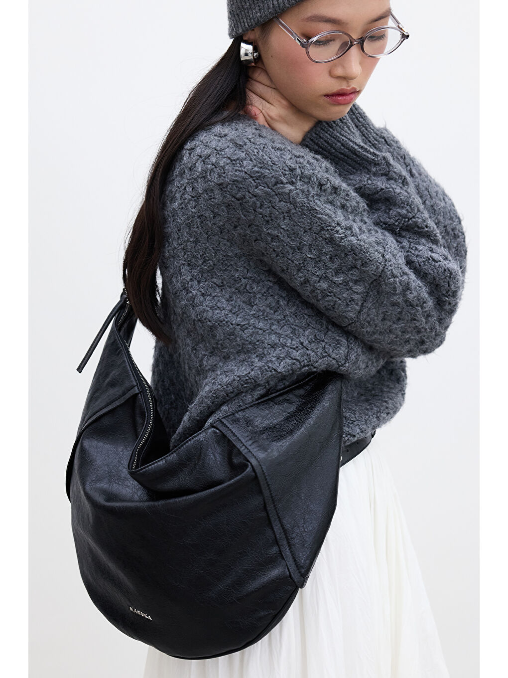 Yumuşak Deri Oval Çapraz Çanta Siyah-3