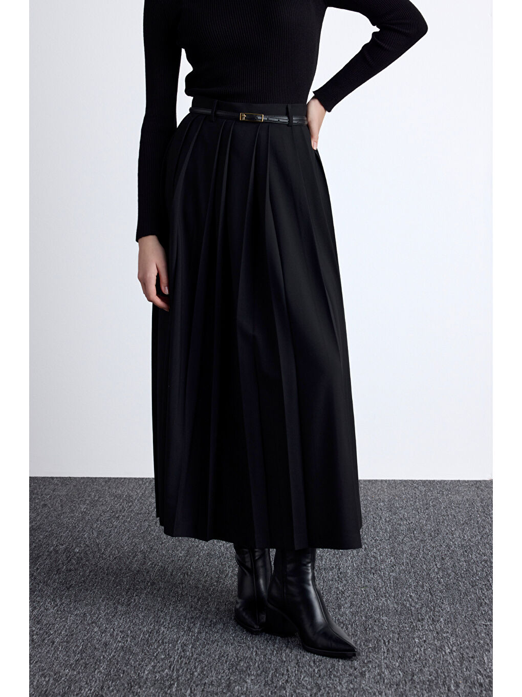 Geniş Pileli Etek Siyah-3