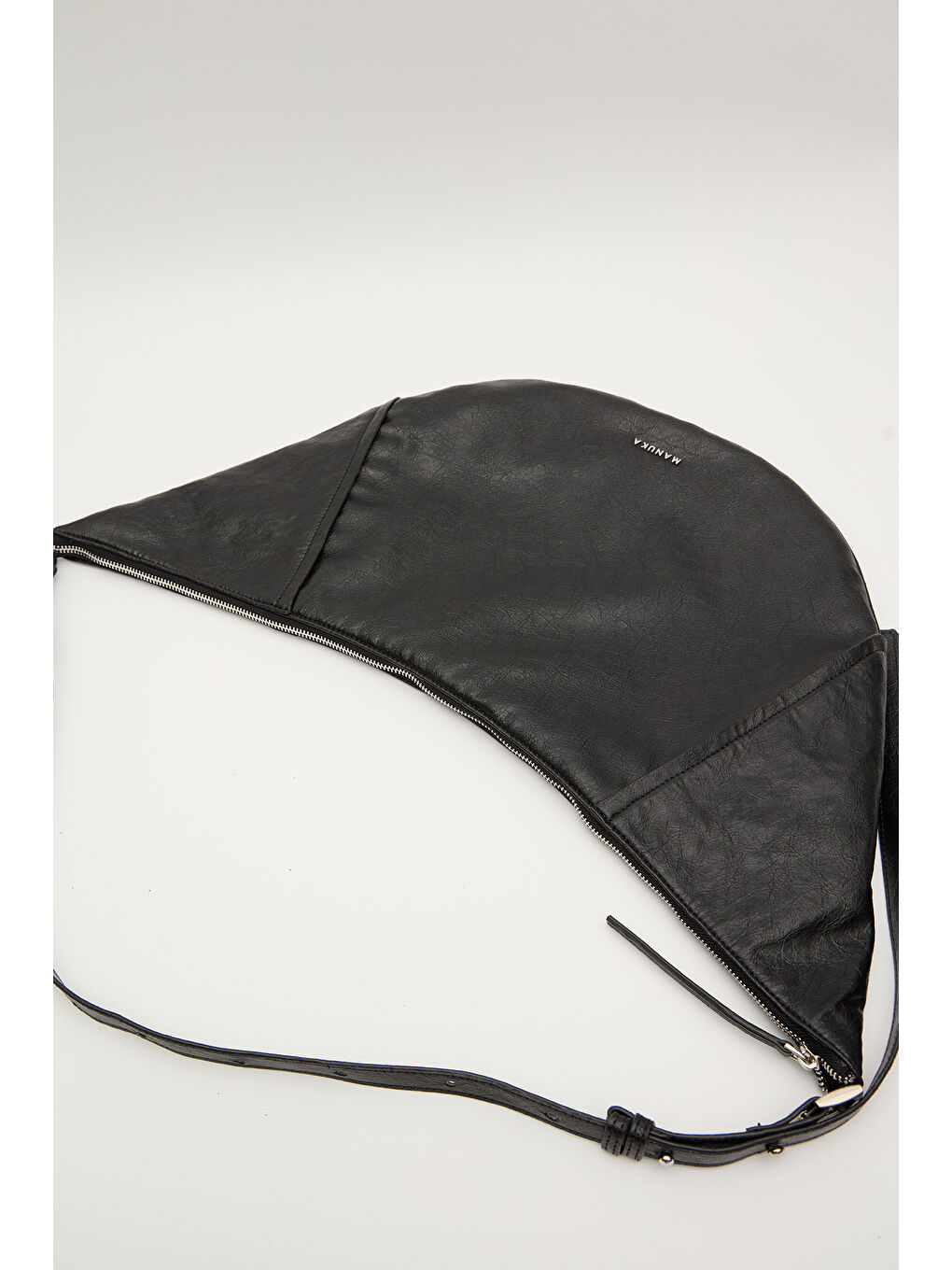 Yumuşak Deri Oval Çapraz Çanta Siyah-5