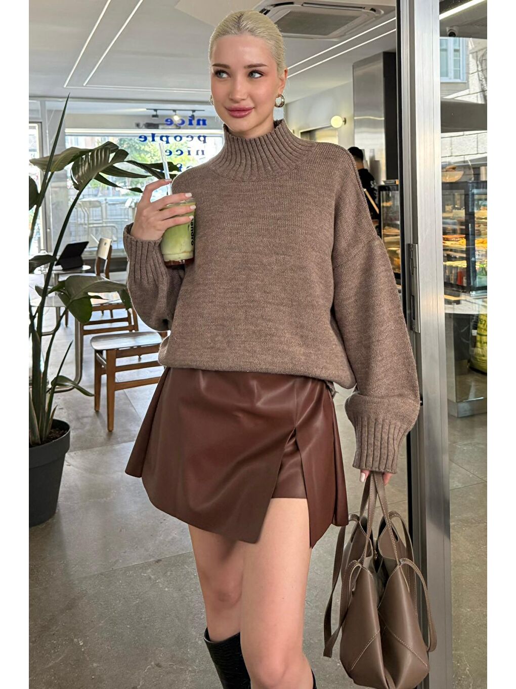 Bej Vizon Boğazlı Kadın Triko Kazak Mg2535