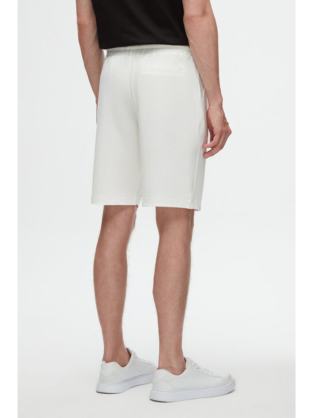 Slim Fit Ekru Beli Lastikli Kordon Detaylı Rahat Pamuklu Örme Şort-3