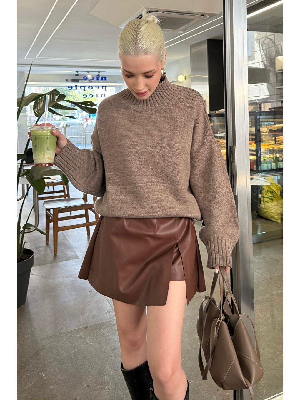 Bej Vizon Boğazlı Kadın Triko Kazak Mg2535-4