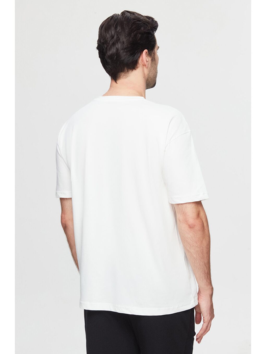 Oversize Beyaz Baskılı %100 Pamuk Tişört-2