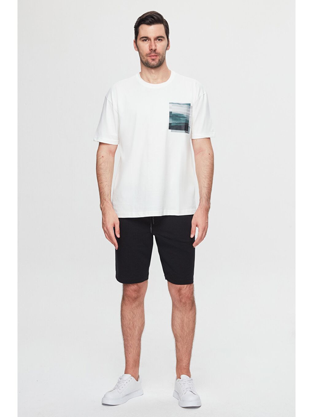 Oversize Beyaz Baskılı %100 Pamuk Tişört-3