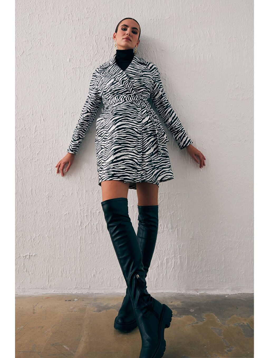 Kuşaklı Deri Trenç - Ekru-5