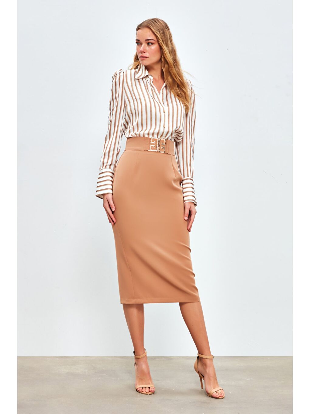 Kahverengi Aksesuar Detaylı Kalem Etek - Camel-1