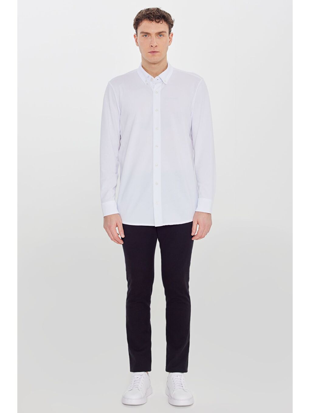 Erkek Beyaz Pamuklu Tailored Slim Fit Dar Kesim Düğmeli Yaka Örme Gömlek-1