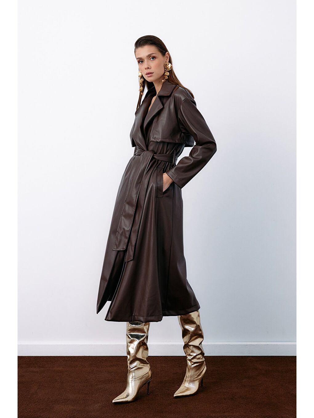 Kahverengi Kuşaklı Uzun Deri Trenç - Koyu Kahve-3