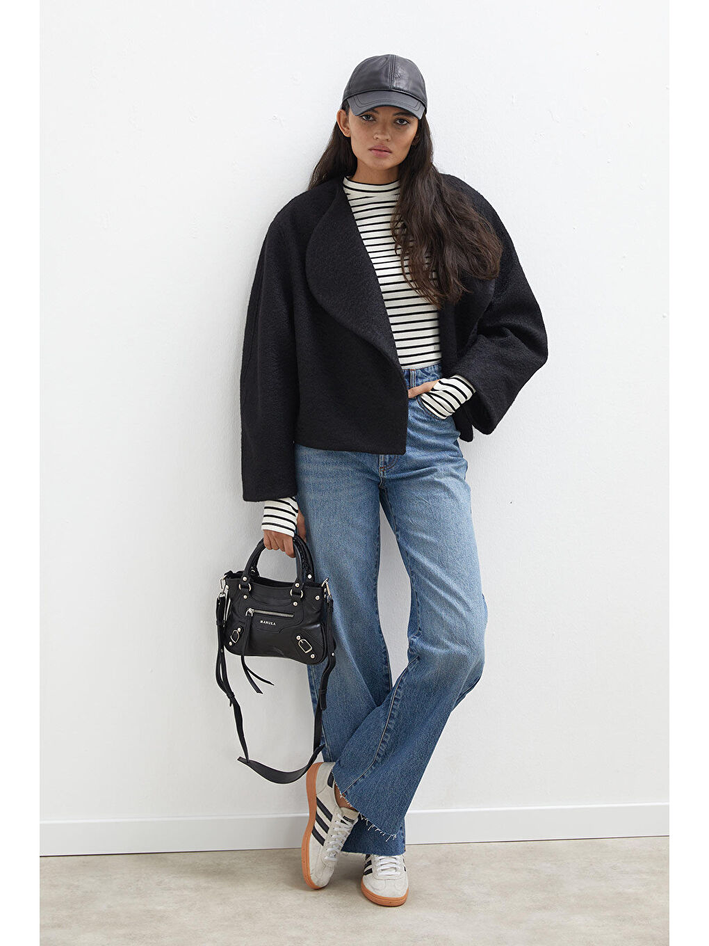 Jacqueline Kısa Kaşe Kaban Siyah-1