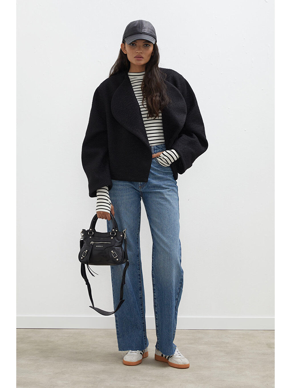 Jacqueline Kısa Kaşe Kaban Siyah-2