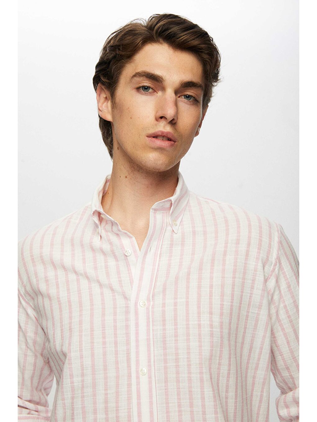 Slim Fit Pembe Çizgili Düğmeli Yaka %100 Pamuk Flamlı Yazlık Keten Görünümlü Gömlek
