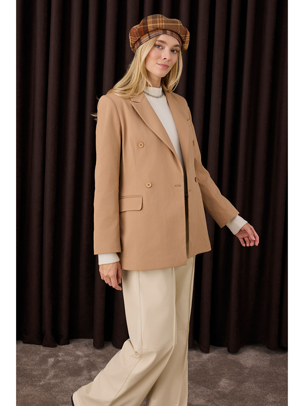 Kahverengi Bele Oturtmalı Ceket Camel-2