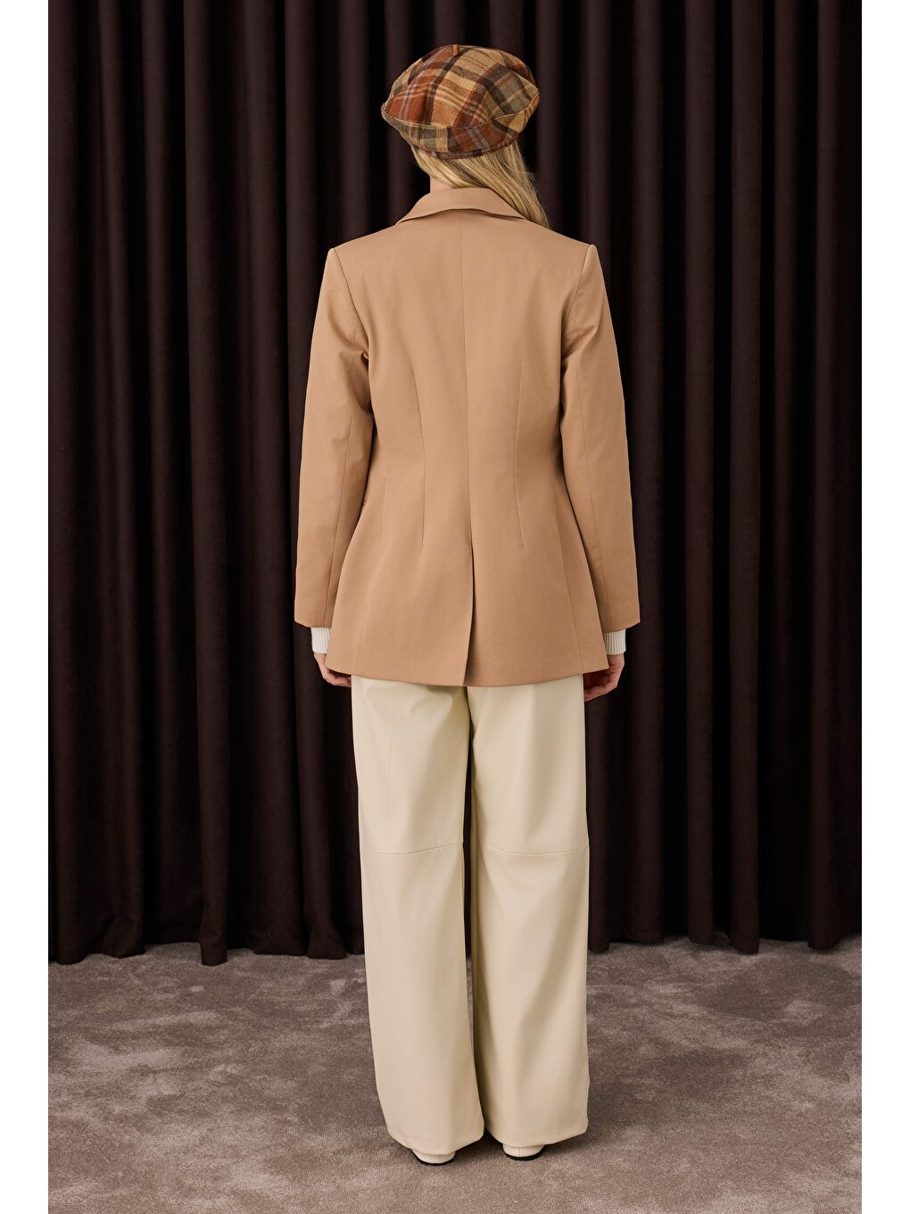 Kahverengi Bele Oturtmalı Ceket Camel-4