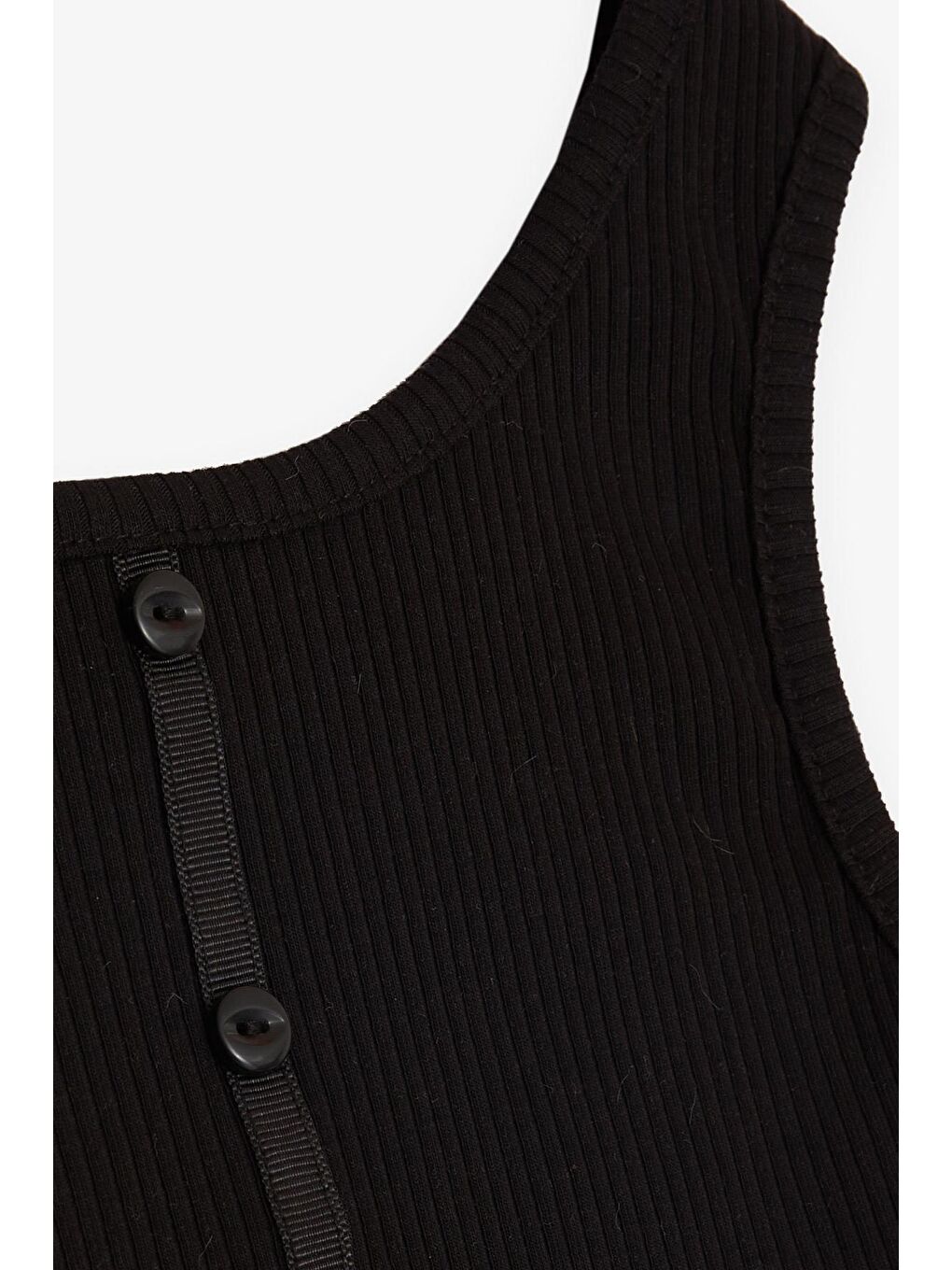 Kız Çocuk Crop Tişört Düğme Aksesuarlı Siyah (9-14 Yaş)-3