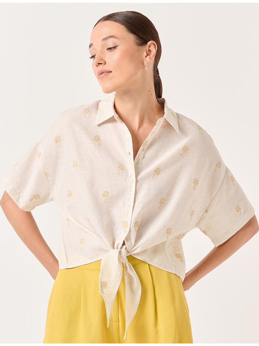 Bej Taş Önden Bağlamalı Palmiye Detaylı Gömlek-2