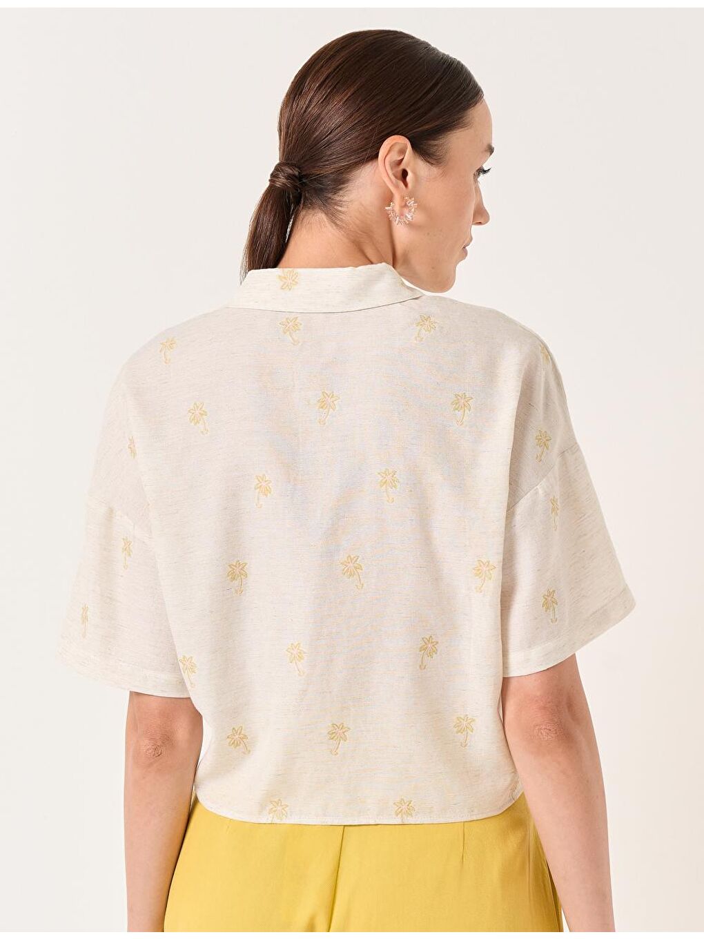 Bej Taş Önden Bağlamalı Palmiye Detaylı Gömlek-5