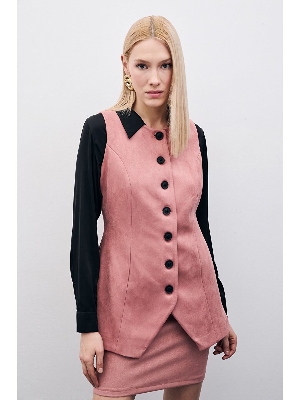 Pembe Düğmeli Uzun Süet Yelek - Pudra-1