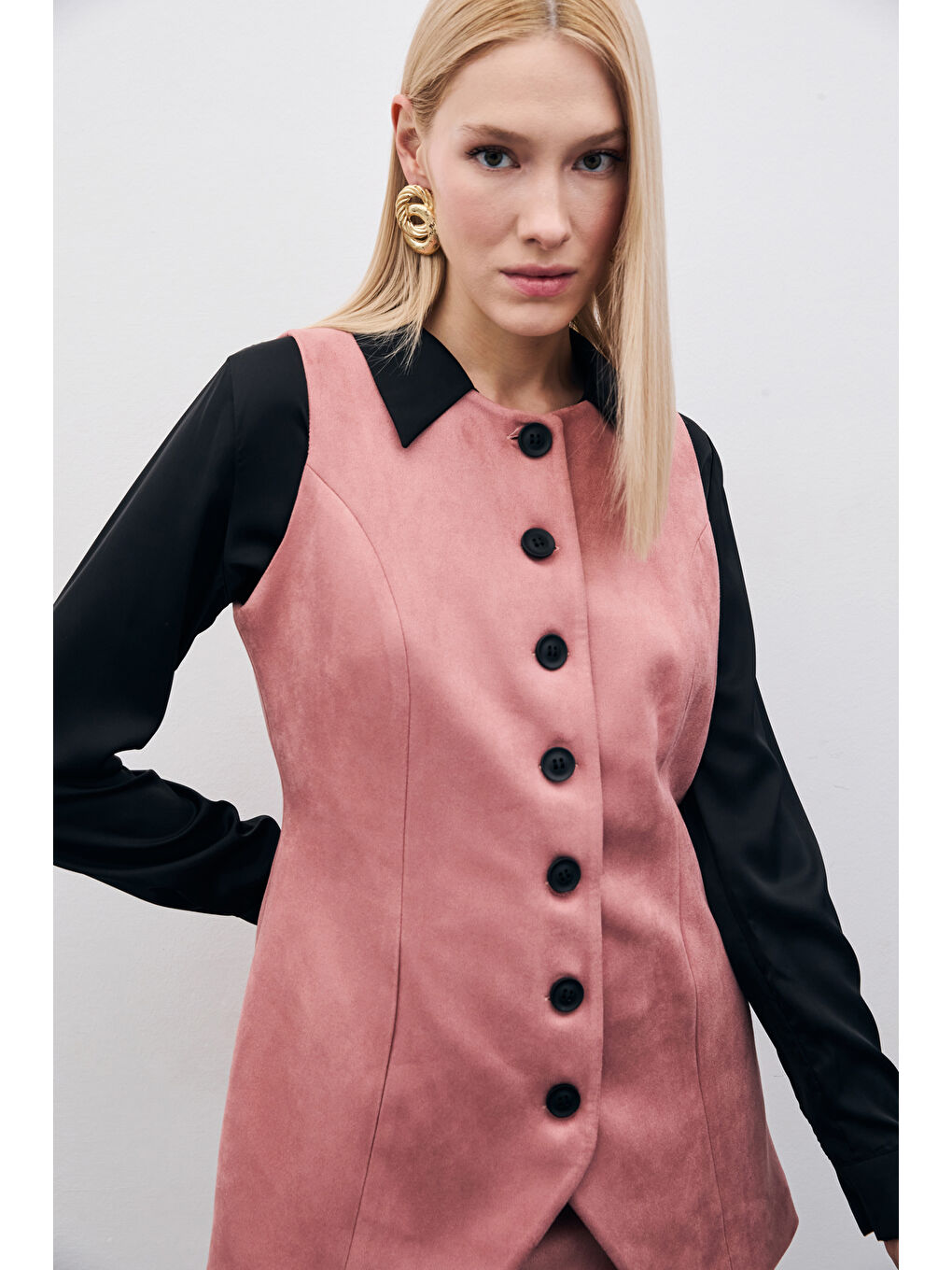 Pembe Düğmeli Uzun Süet Yelek - Pudra-5