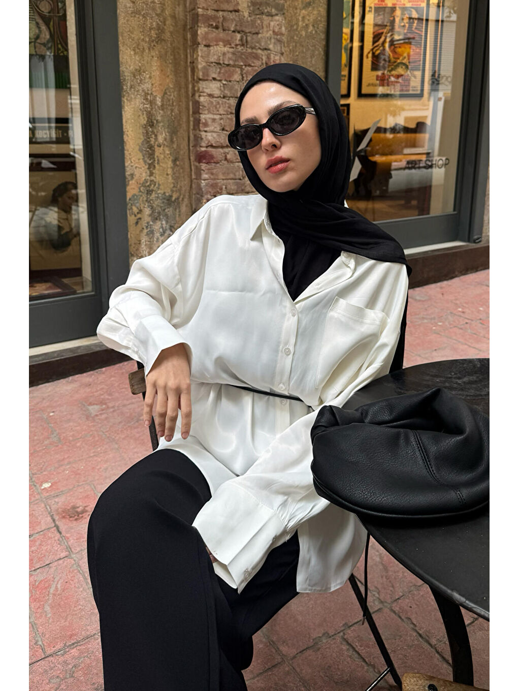 Beyaz Relax Fit Saten Gömlek