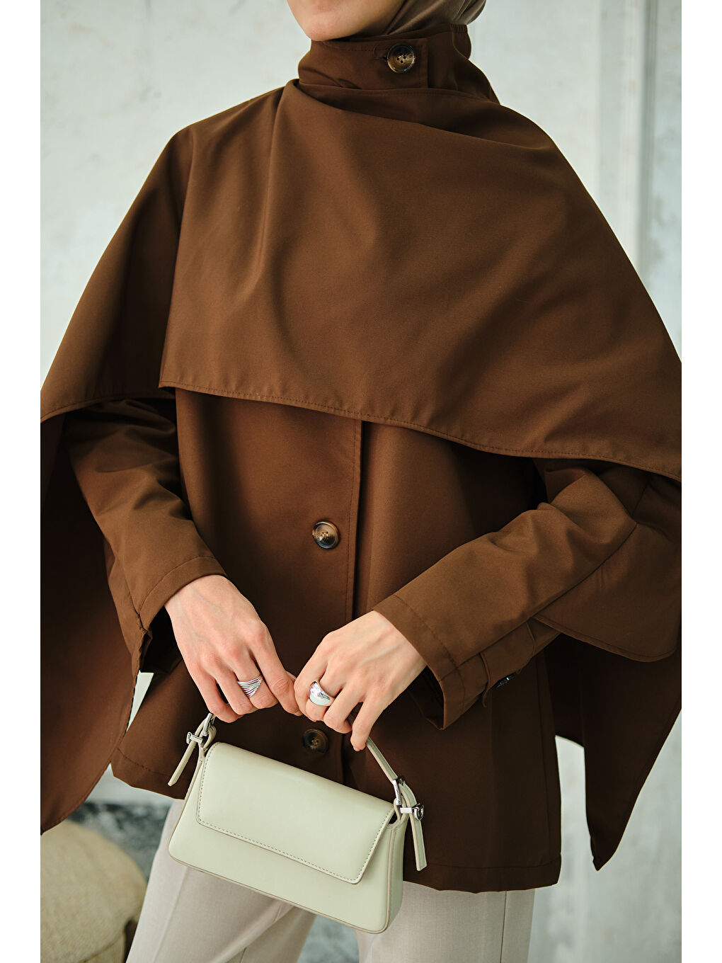 Kadın Şal Detay Kısa Trenç Kahverengi-4