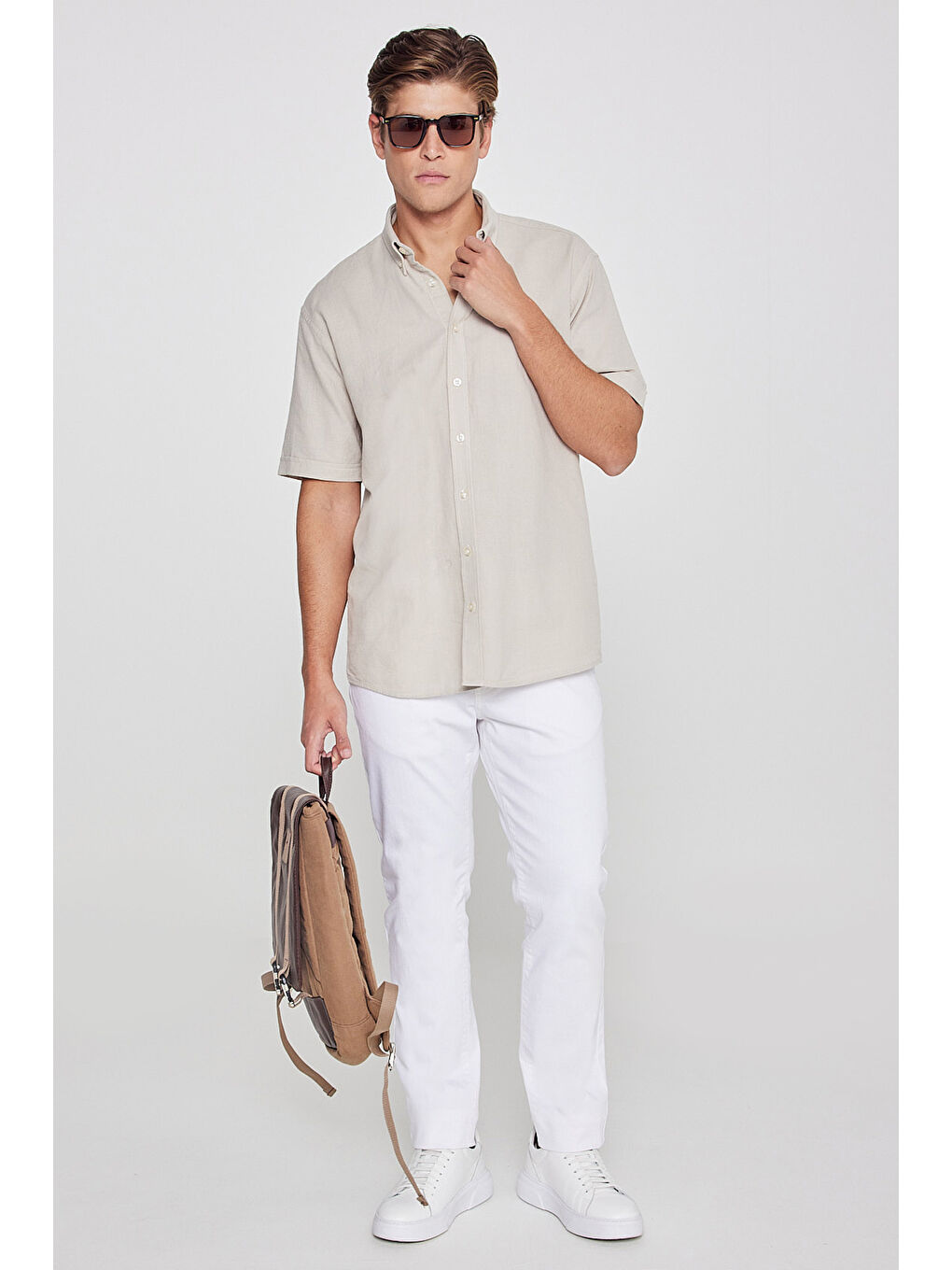 Erkek Bej %100 Pamuk Comfort Fit Rahat Kesim Düğmeli Gömlek Yaka Armürlü Gömlek-1