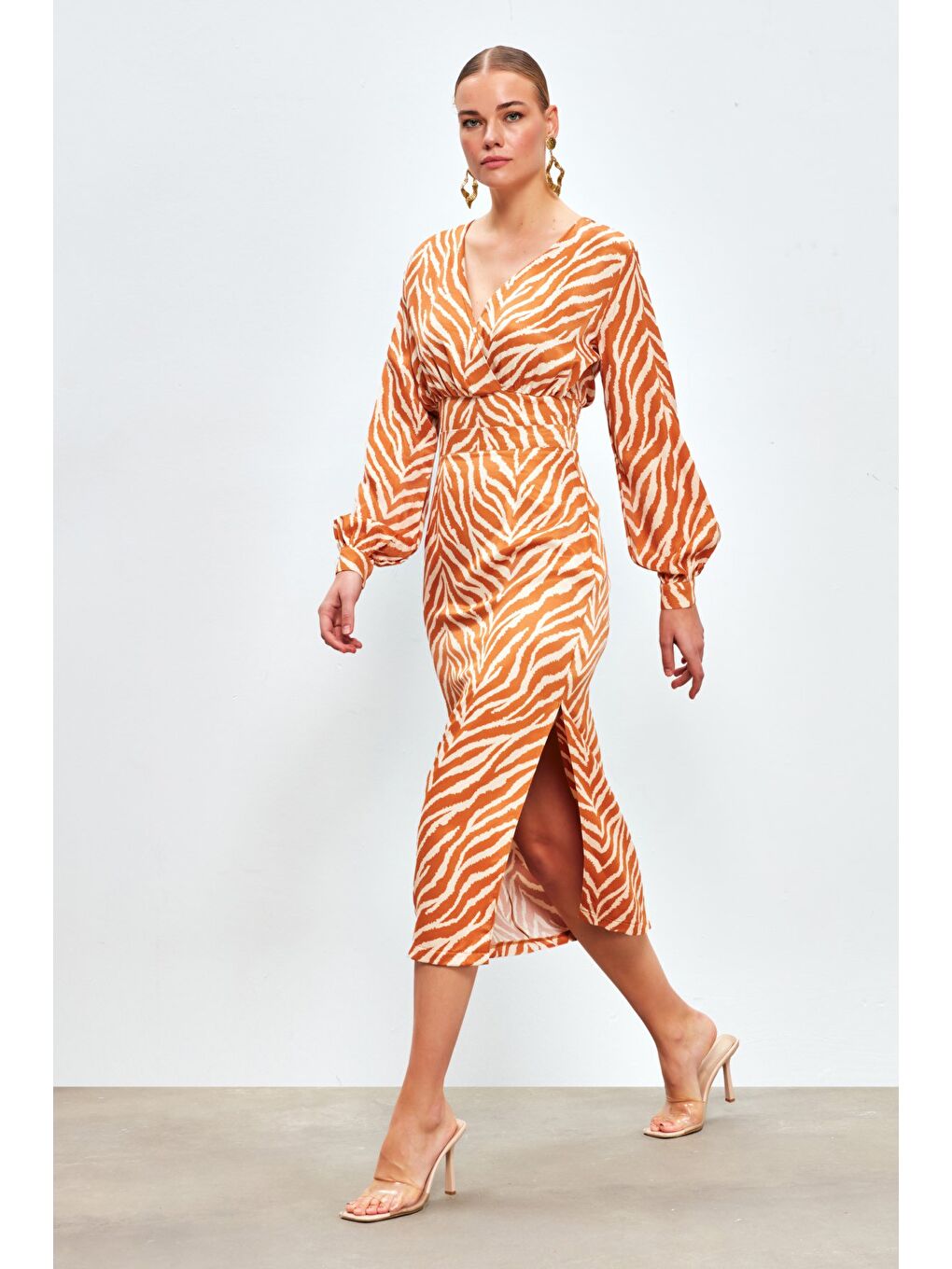 Kahverengi Zebra Desenli Saten Etek - Camel