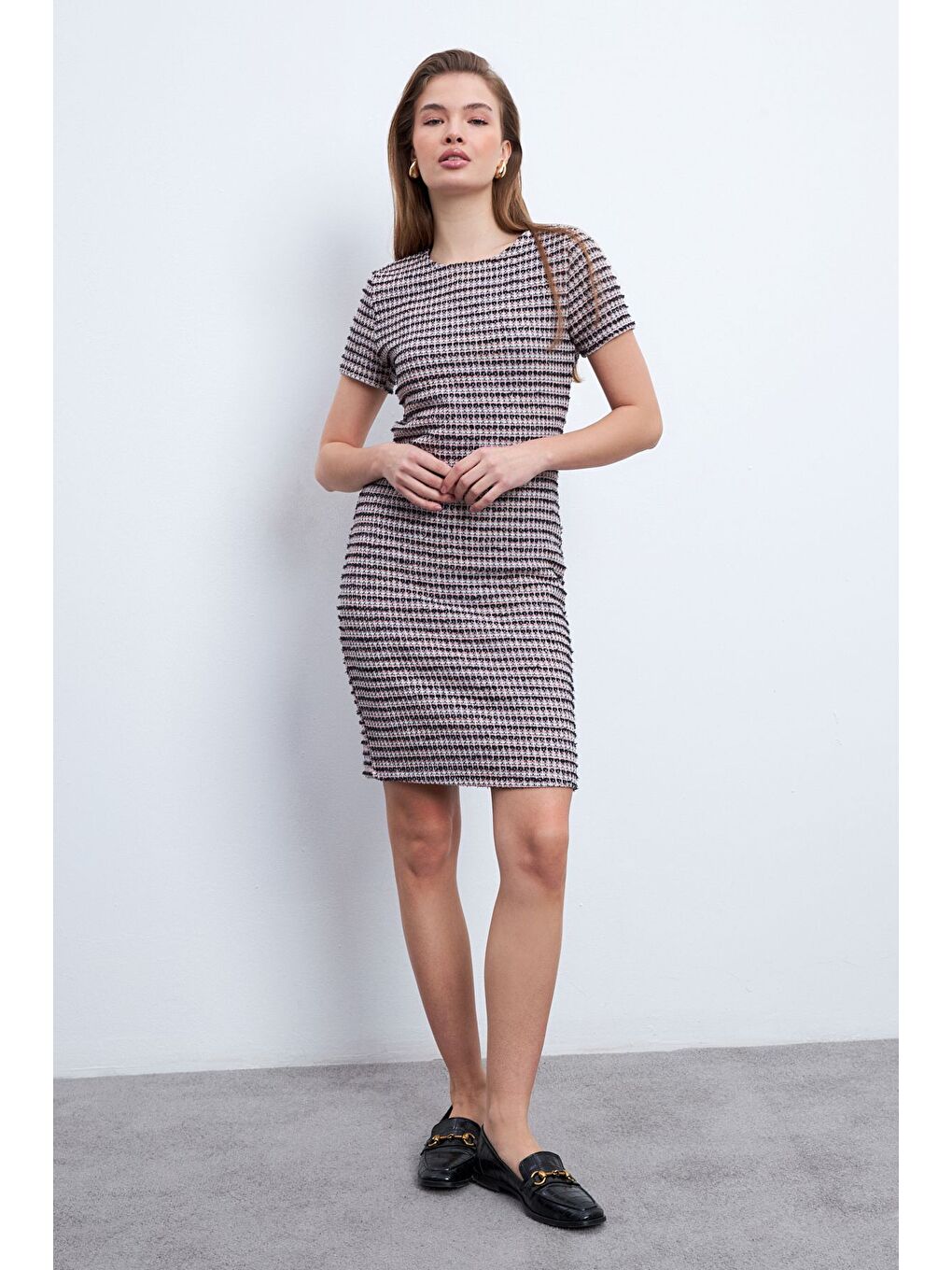 Karışık Kısa Kollu Ekose Desen Tüvit Kumaş Bisiklet Yaka Mini Boy Elbise-2