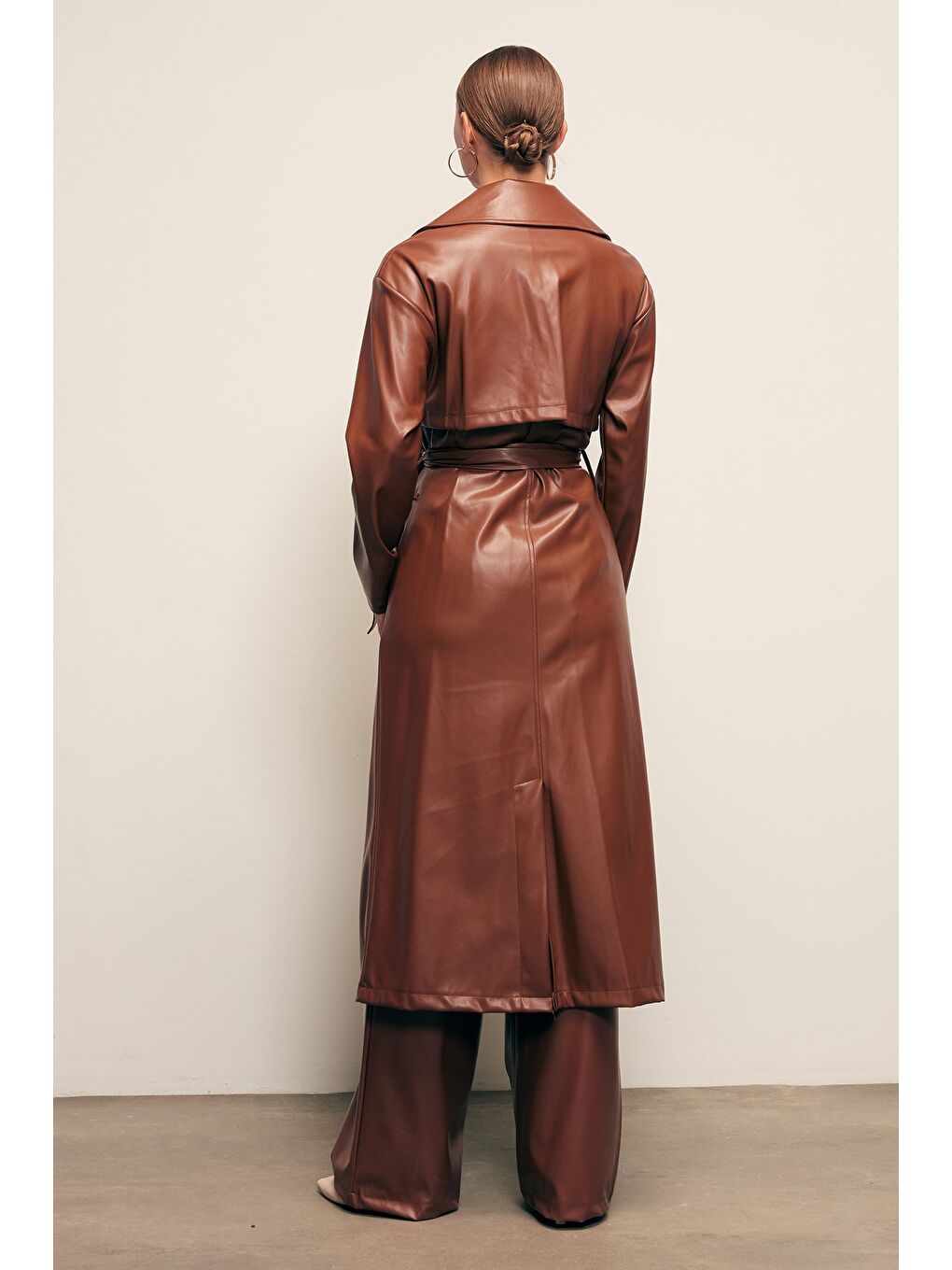 Kahverengi Kuşaklı Uzun Deri Trenç - Kahve-6