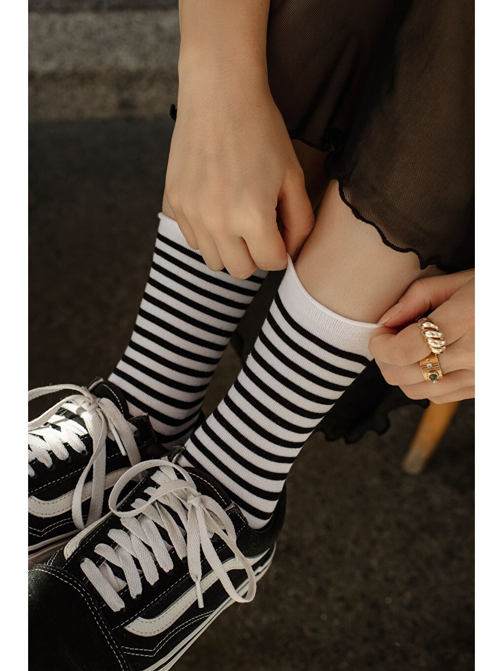 Beyaz Siyah Çizgili Modal Lastiksiz Dikişsiz Kadın Soket Çorap 36-41