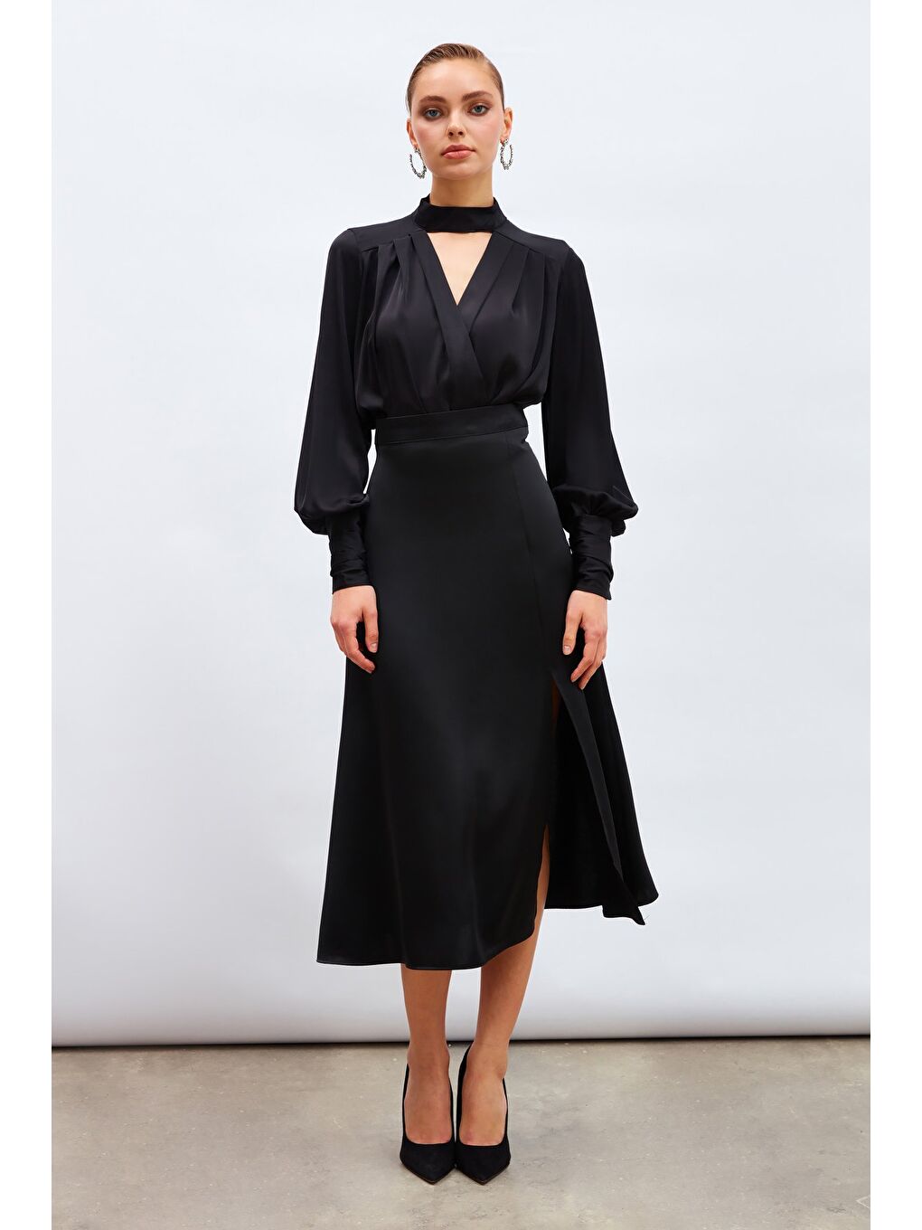 Yırtmaçlı Saten Etek - Siyah-1