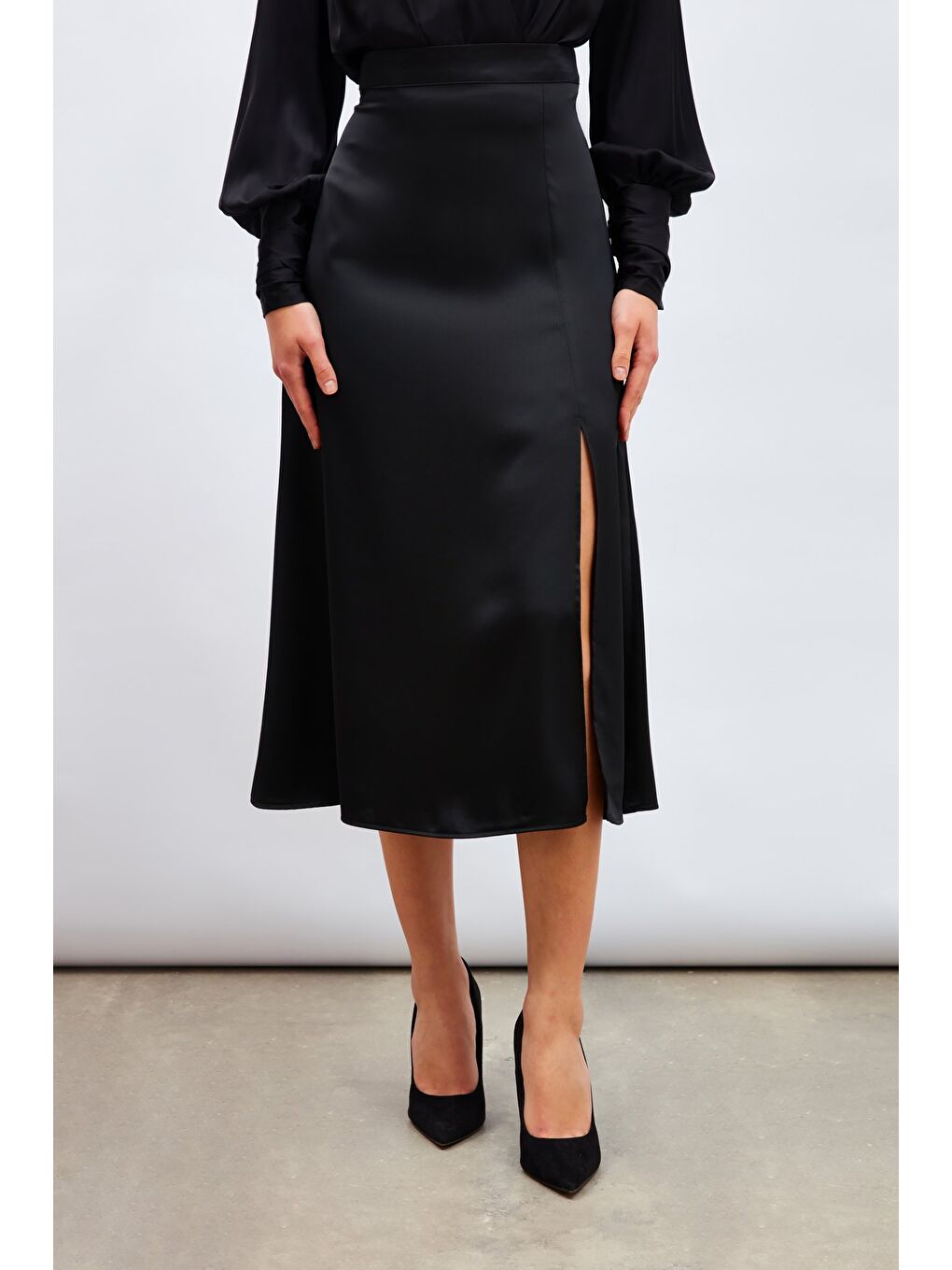 Yırtmaçlı Saten Etek - Siyah-3
