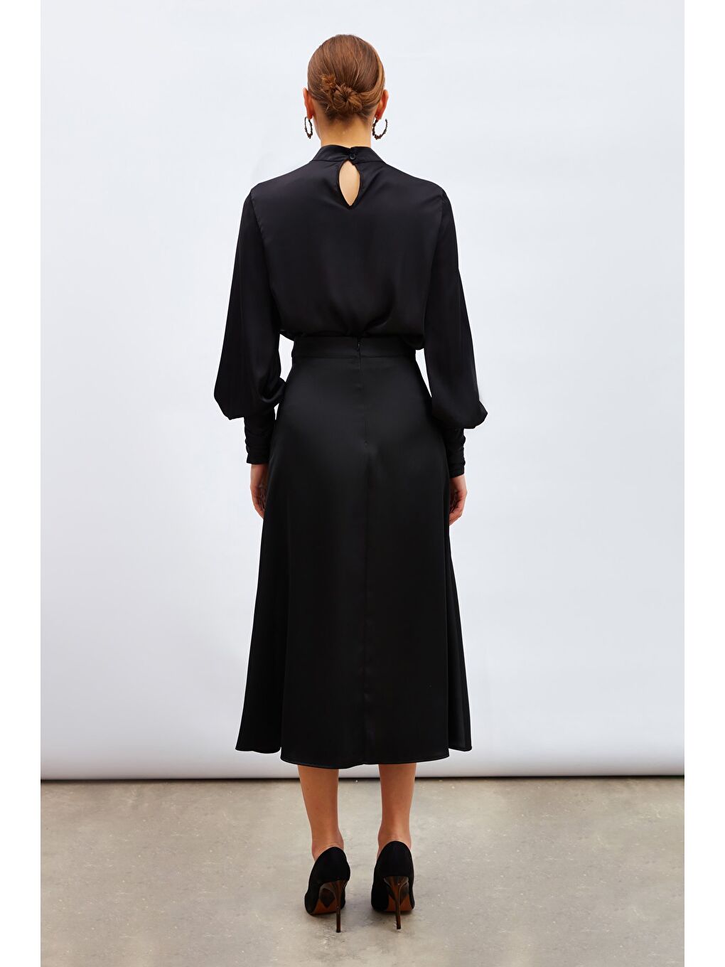 Yırtmaçlı Saten Etek - Siyah-5