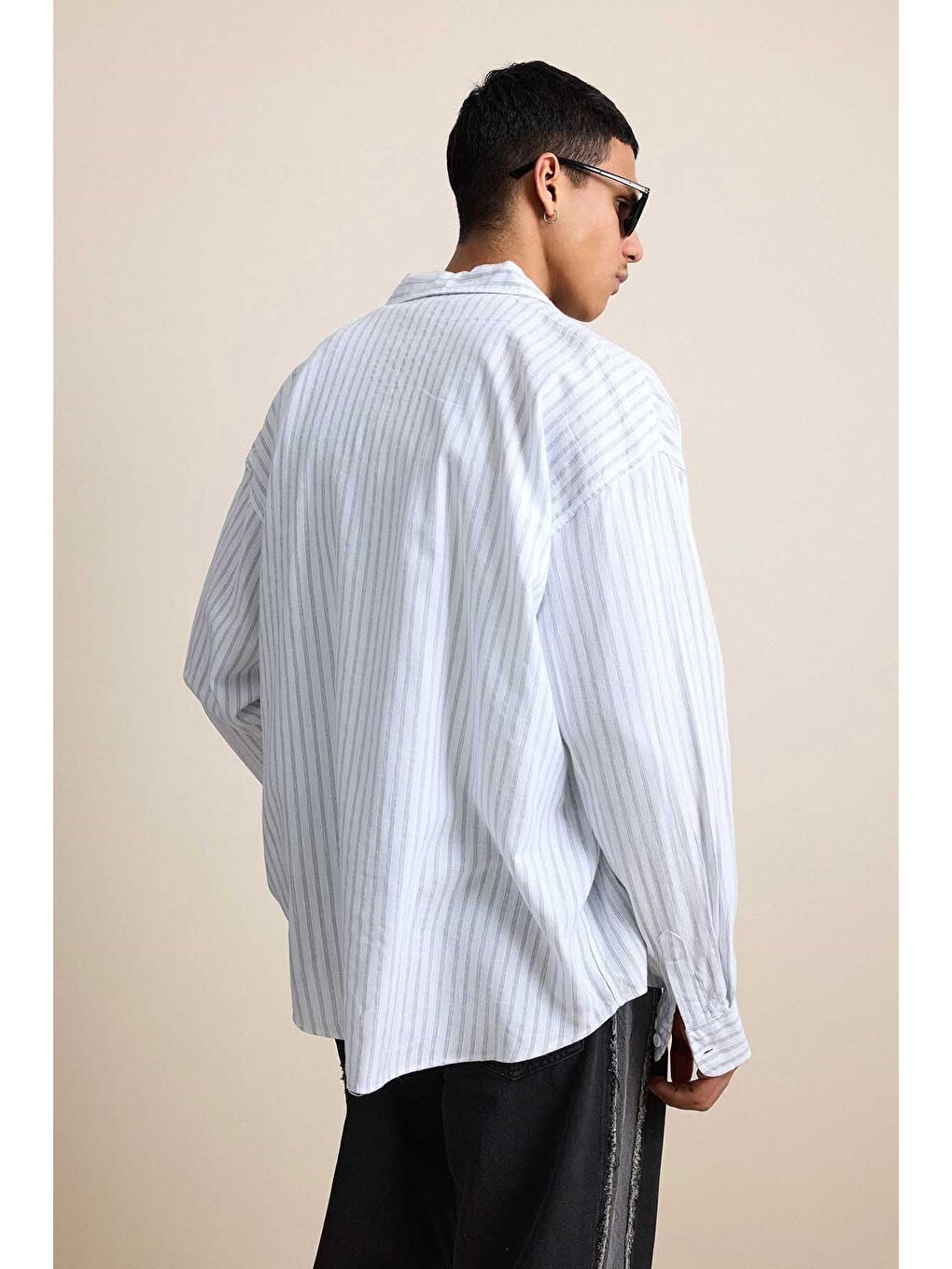 Erkek Oversize Çizgili Keten Karışımlı Gömlek Beyaz-6
