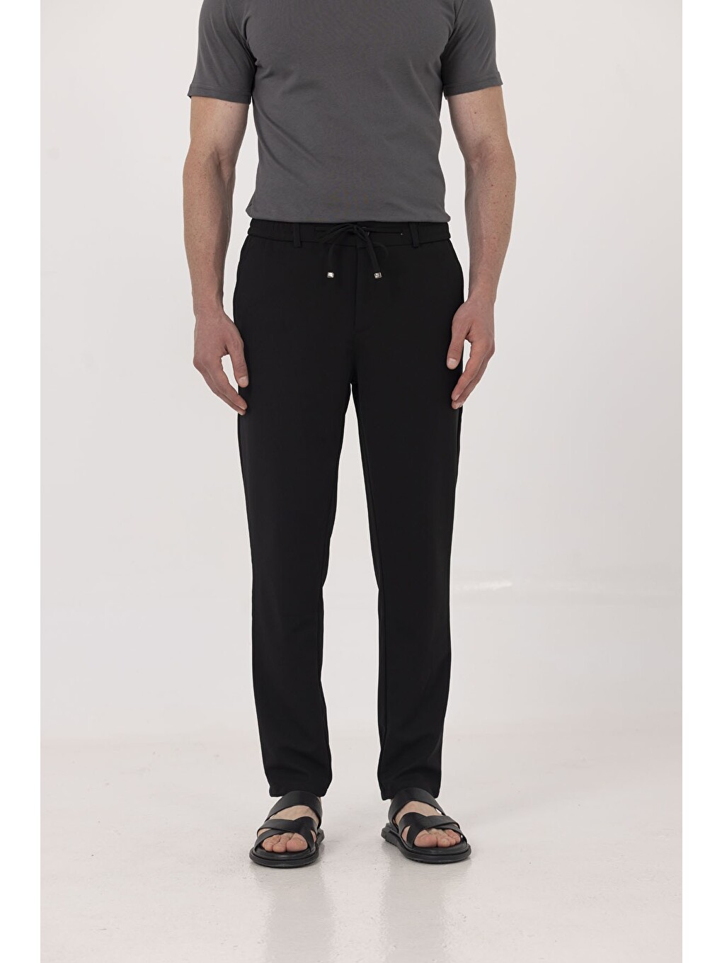 Siyah Keten Görünümlü Arka Lastikli Köprü Kemerli Bağcıklı Regular Fit Jogger Pantolon