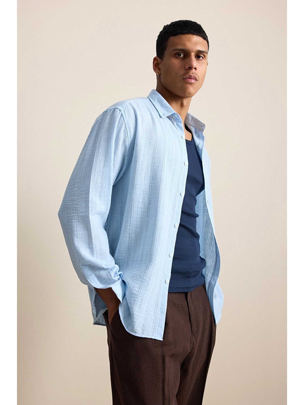 Erkek Relaxed Fit İnce Tekstürlü Gömlek Açık Mavi-4