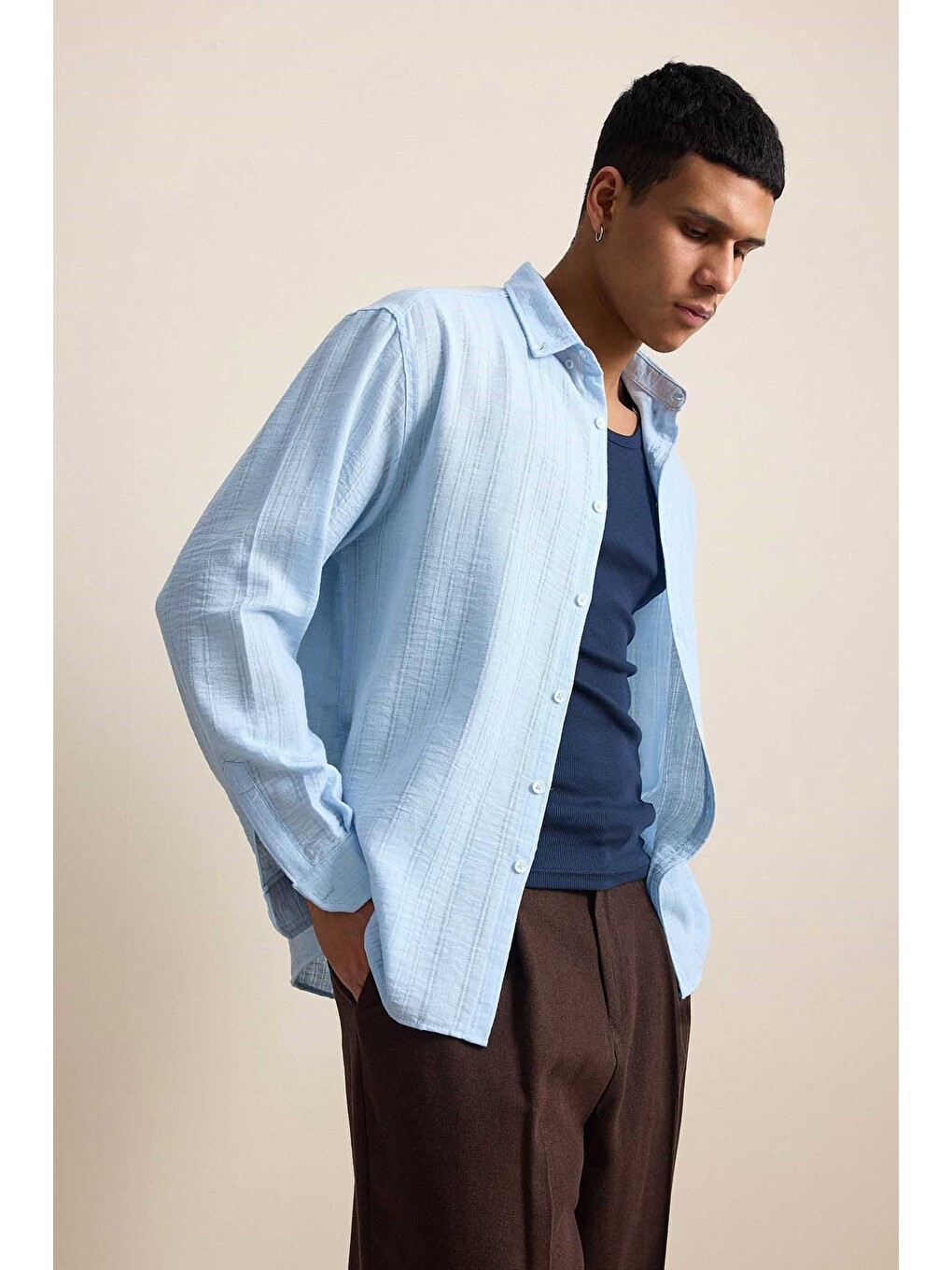 Erkek Relaxed Fit İnce Tekstürlü Gömlek Açık Mavi-5