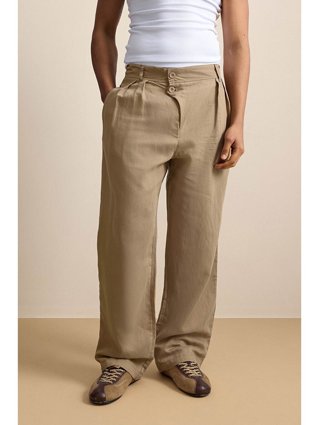 Erkek Baggy Fit Asimetrik Pileli Lyocell Pantolon Bej-2