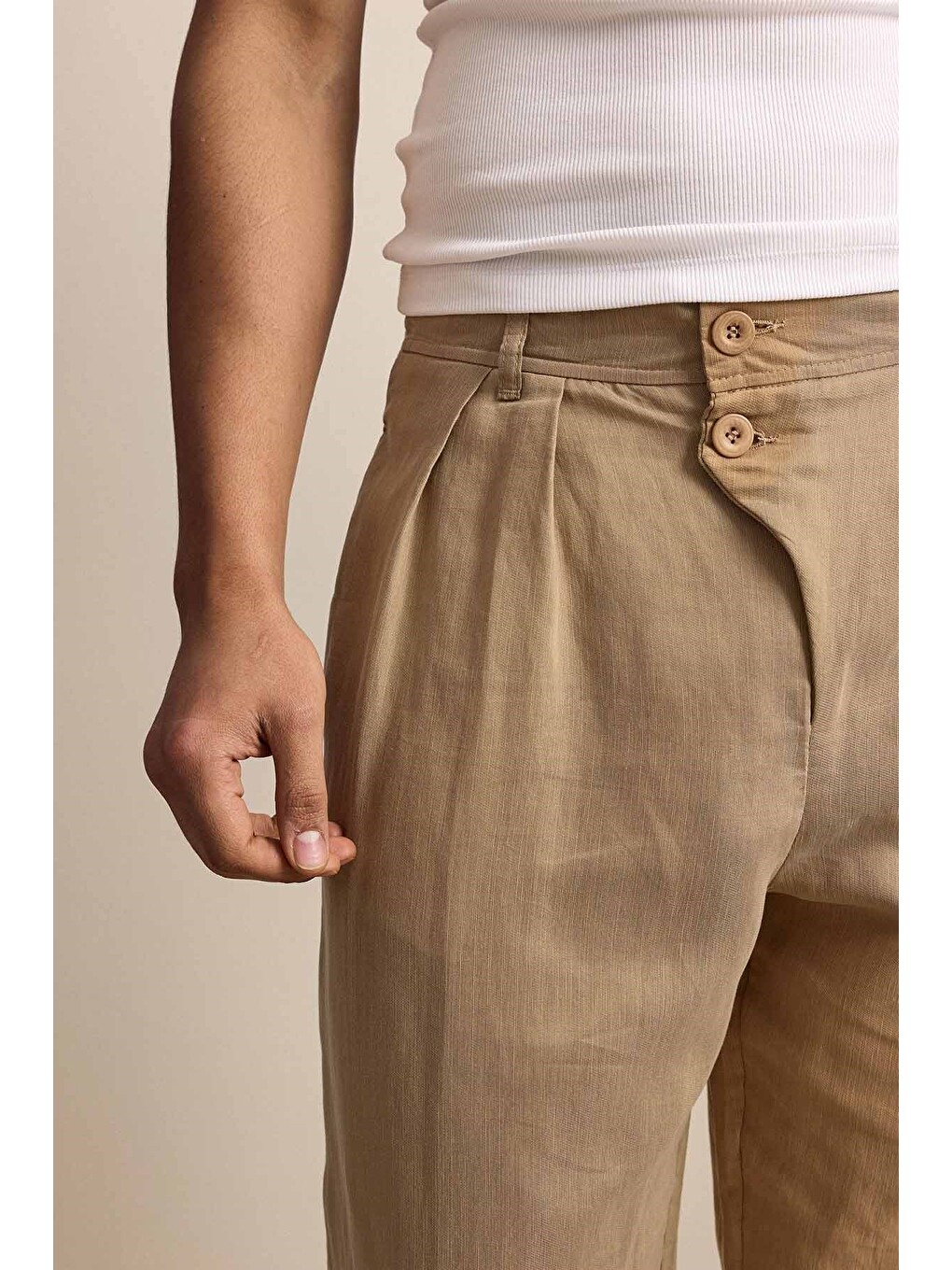 Erkek Baggy Fit Asimetrik Pileli Lyocell Pantolon Bej-3
