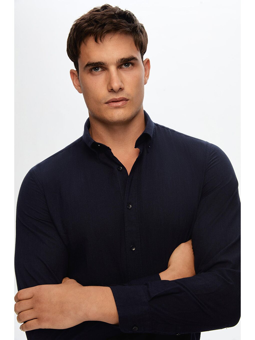 Slim Fit Lacivert Düğmeli Yaka %100 Pamuk Yazlık Flamlı Keten Görünümlü Gömlek-3