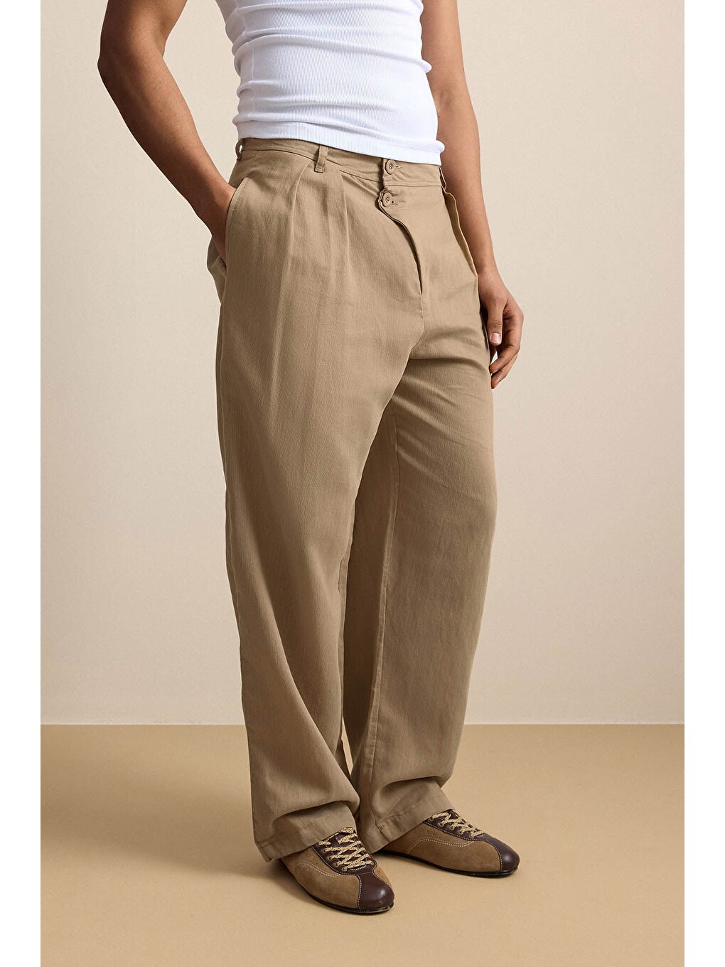 Erkek Baggy Fit Asimetrik Pileli Lyocell Pantolon Bej-5