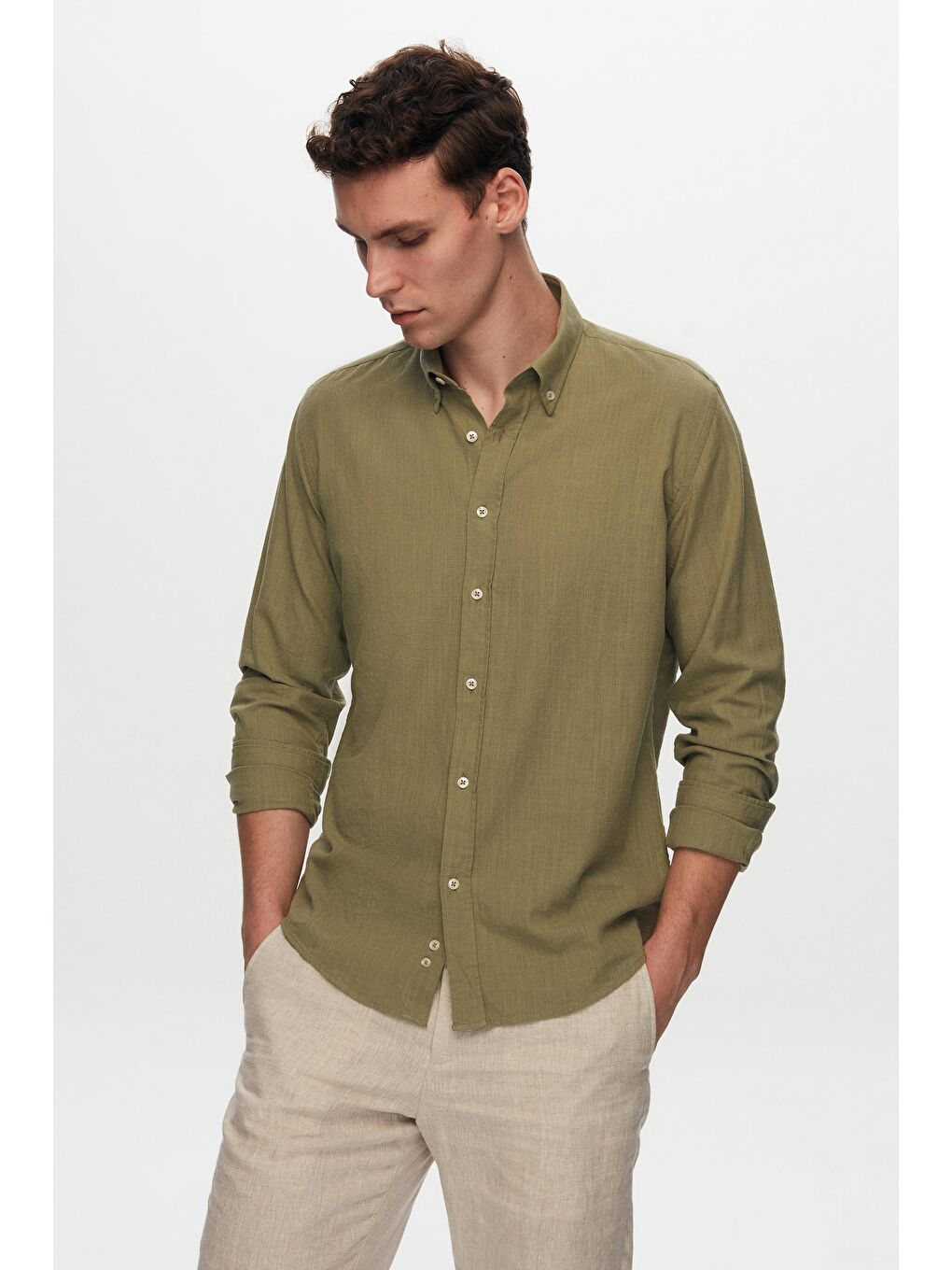 Slim Fit Yeşil Düğmeli Yaka %100 Pamuk Yazlık Flamlı Keten Görünümlü Gömlek-1