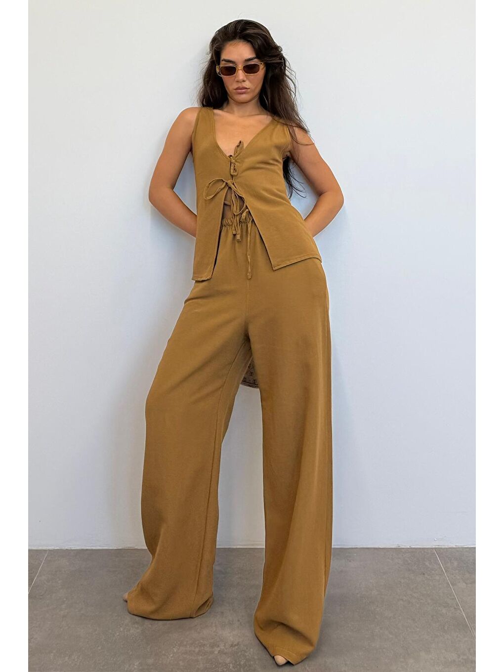 Kahverengi Camel Önü Bağlamalı Yelek Pantolon Kadın Takım Mg2403