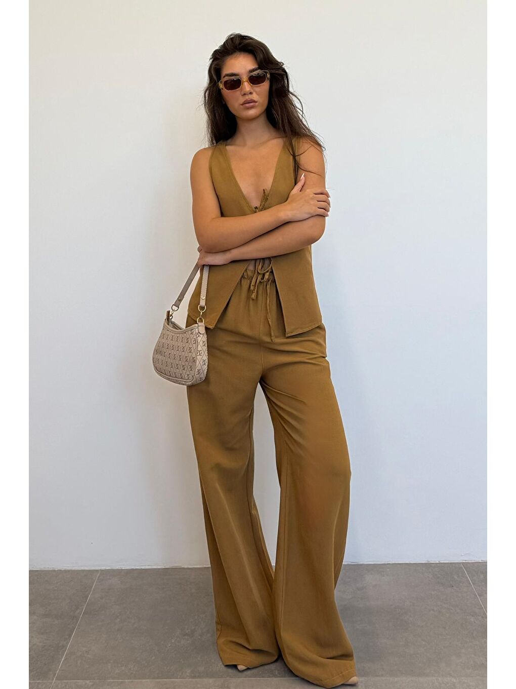 Kahverengi Camel Önü Bağlamalı Yelek Pantolon Kadın Takım Mg2403-2