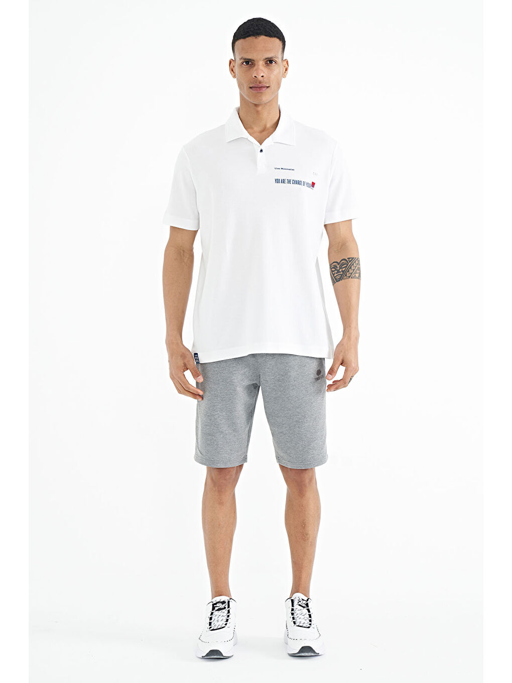 Beyaz Yazı Baskılı Standart Form Polo Yaka Erkek %100 Pamuk Tişört - 88236-1