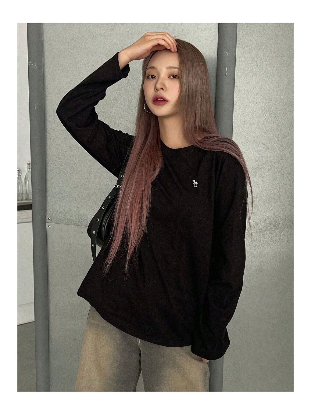 Siyah Bisiklet Yaka Uzun Kollu Kadın Tişört