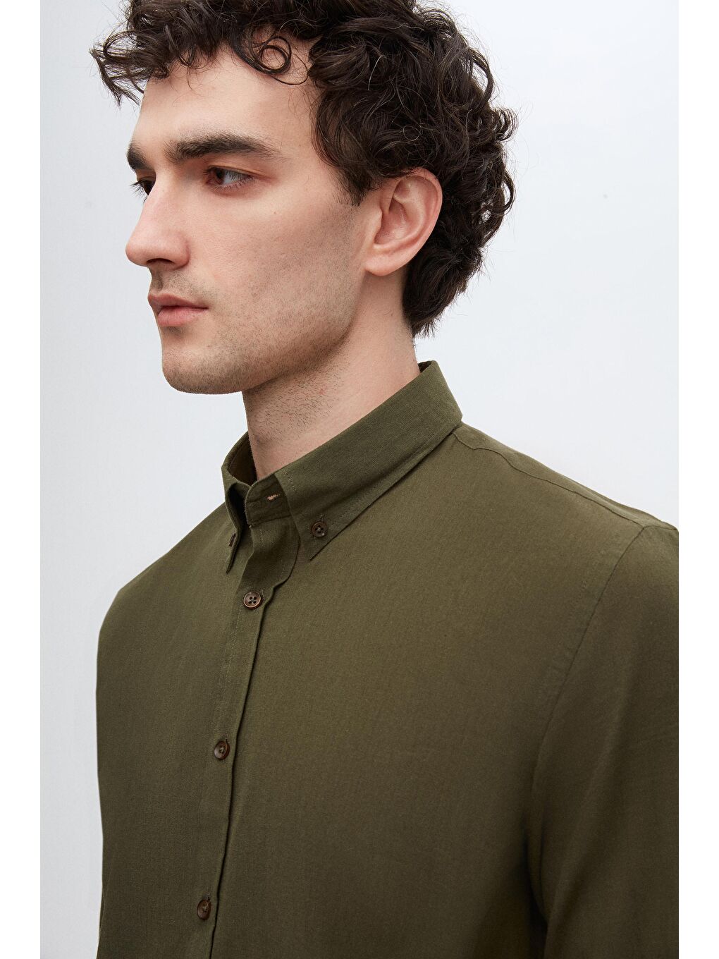 Slim Fit Haki Düğmeli Yaka %100 Pamuk Yazlık Flamlı Keten Görünümlü Gömlek-1
